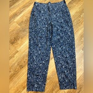 ATHLETA Pants Women's 6
Blue Brooklyn Ankle Travel
Athleisure Activewear